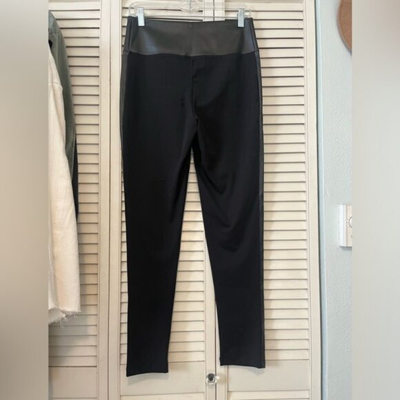 Victoria’s Secret Sport Black Faux Leather Contrast Panel Leggings • Medium - Picture 2 of 9
